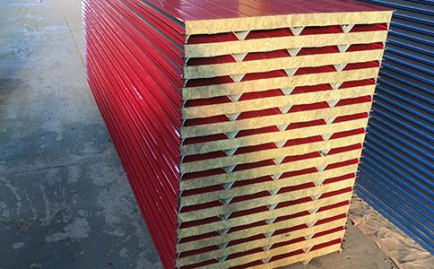 巖棉夾芯板與橫裝夾芯板在保溫性能上有何差異？